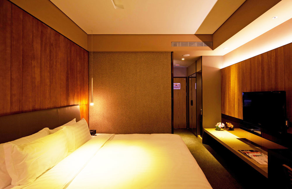 Home Hotel Taipei Bagian luar foto