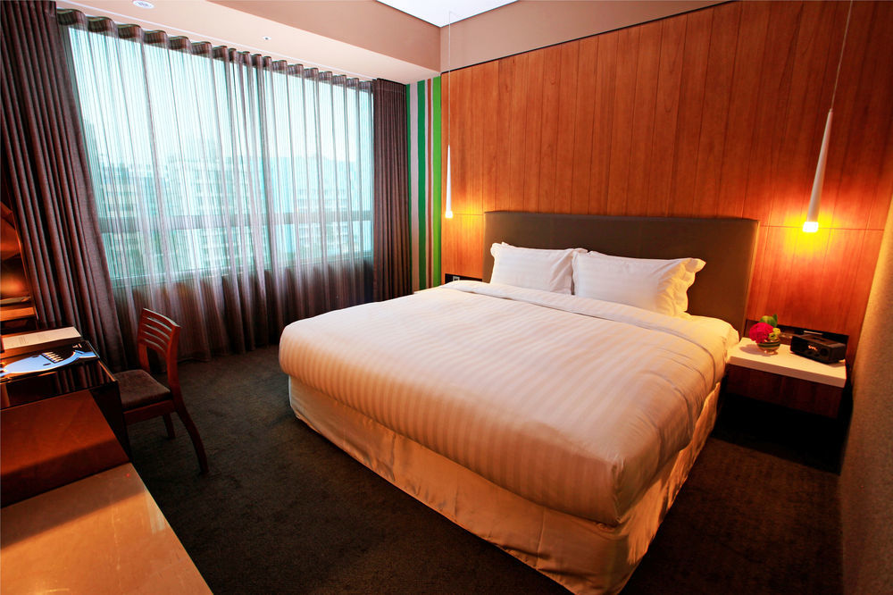 Home Hotel Taipei Bagian luar foto