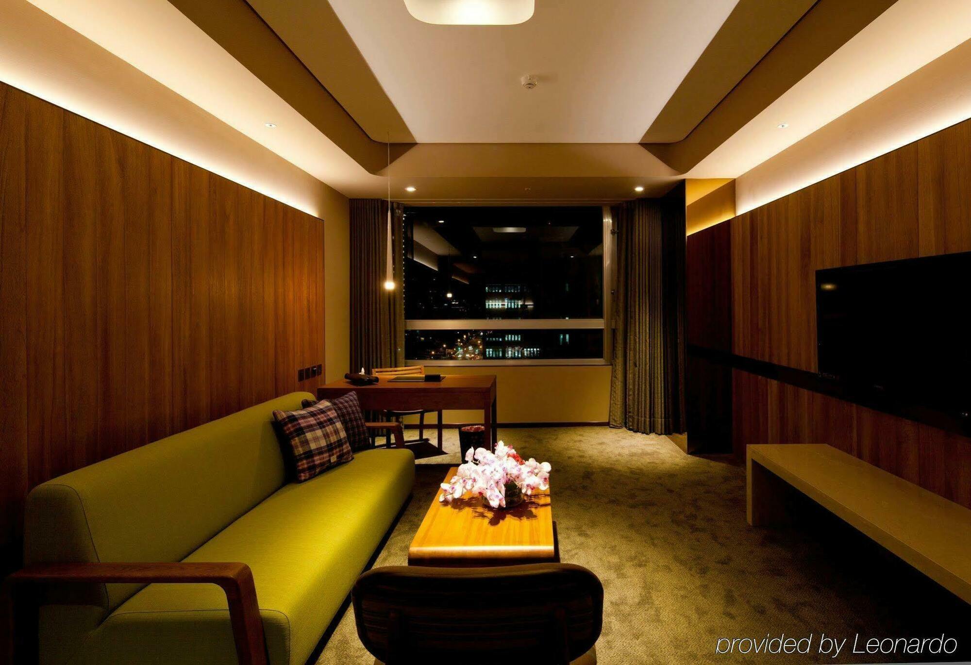 Home Hotel Taipei Bagian luar foto